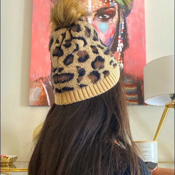 Leopard Beanie - Picture 2 of 3